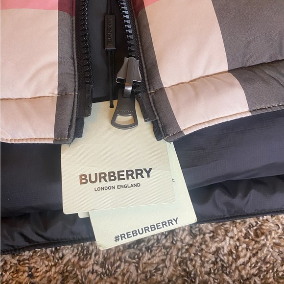 Xs Men Burberry Vest-NWT - Picture 3 of 4